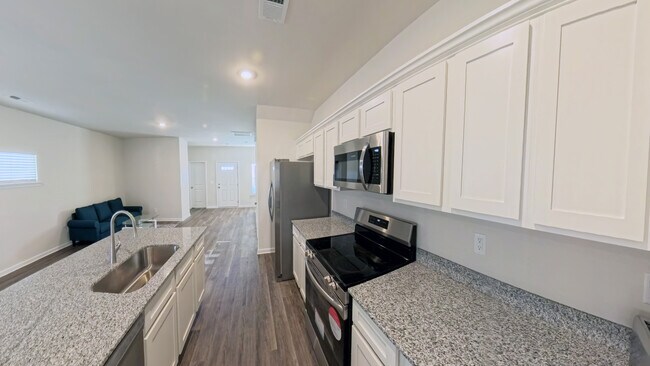 Photo - 916 Drake Grove Ln
