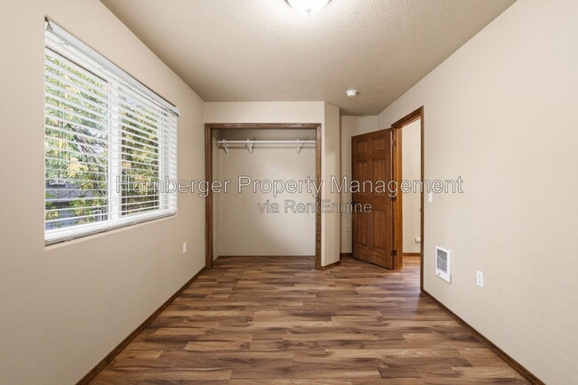 Photo - 2021 N Post St