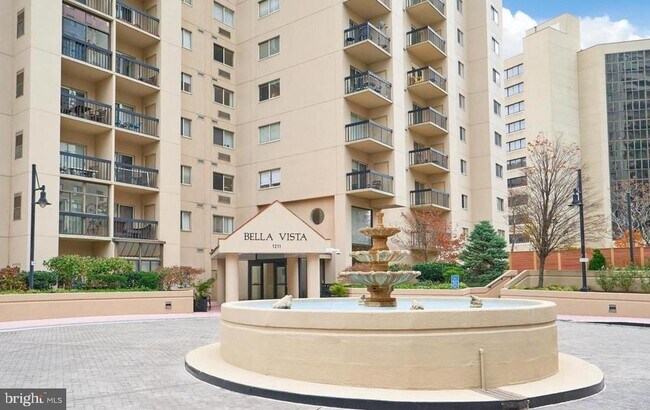 Building Photo - 1211 S Eads St Unit 406 Rental