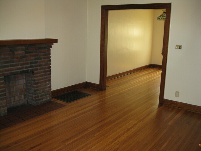 Photo - 495 Wyandotte Ave