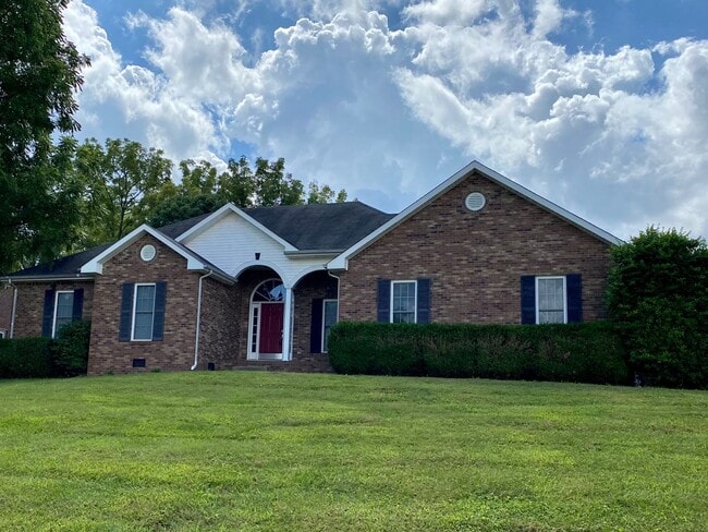 Building Photo - Beautiful Open Floor Plan. 3bed 2bath One...