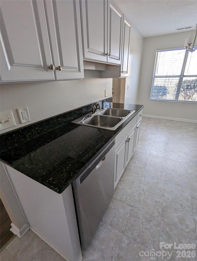 Photo - 72 Windwood Dr
