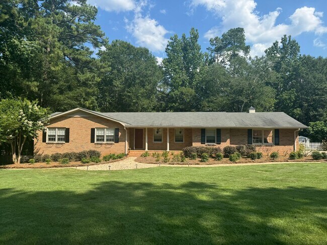 Immaculate Brick Ranch with Finished Basem... - Immaculate Brick Ranch with Finished Basem... House