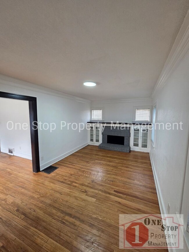 Photo - Beautiful 4 Bedroom 2 Bathroom in Kansas City!