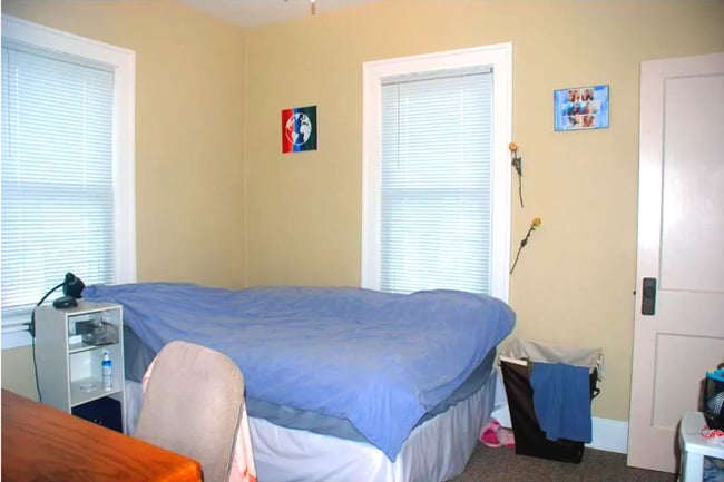 Photo - 2080 Roblyn Ave