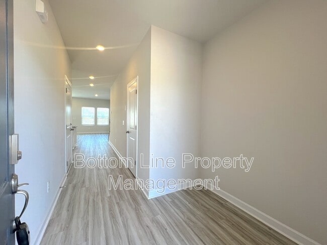 Photo - 1816 Braemar Vlg Dr