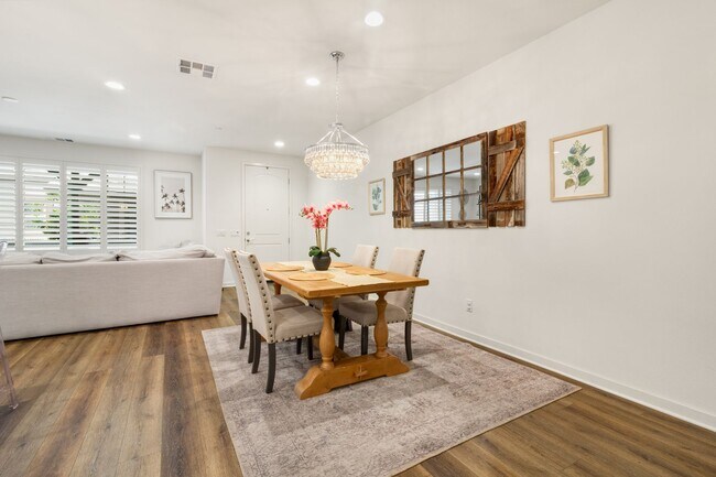 Photo - 122 Red Brick Dr