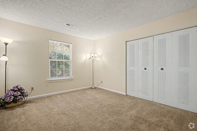 Deluxe 2BR, 1BA - 815SF - Second Bedroom