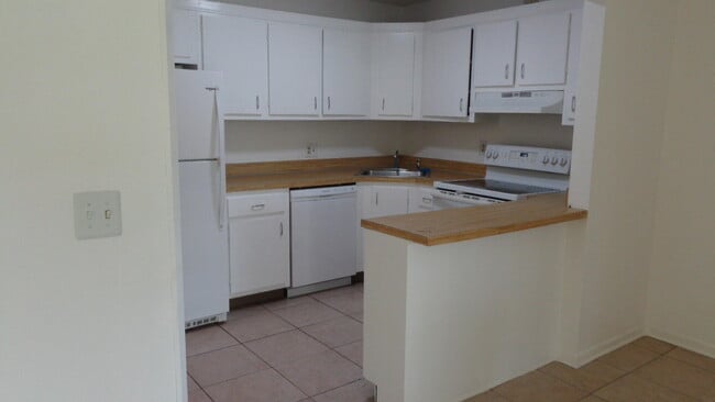 Building Photo - 5883 La Paseos Dr Unit A-1 Rental