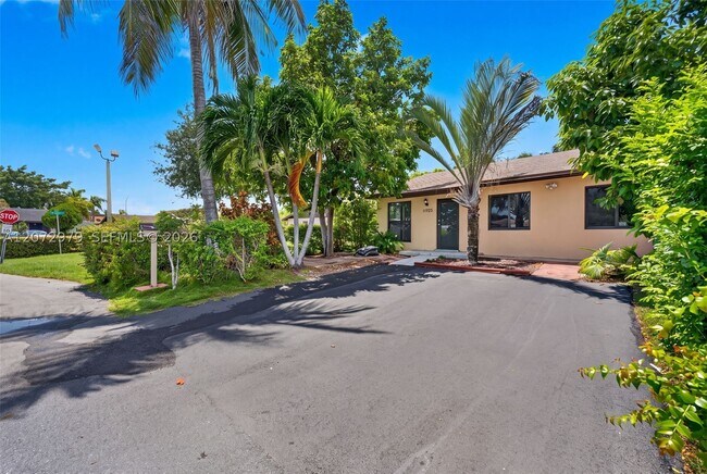Photo - 11916 SW 123rd Pl