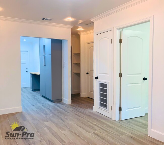 Photo - 748 Bethune St