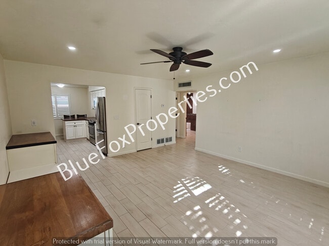 Photo - 650 N Richey Blvd