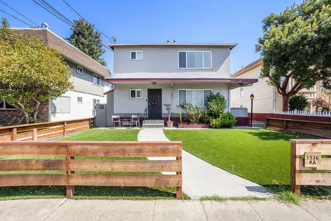 Building Photo - 1536 9th St Unit C Rental