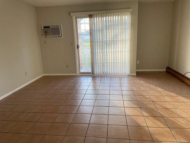 Photo - 317 Stratford Way Apartments Unit 1