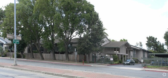 Photo - 4888 Clayton Rd