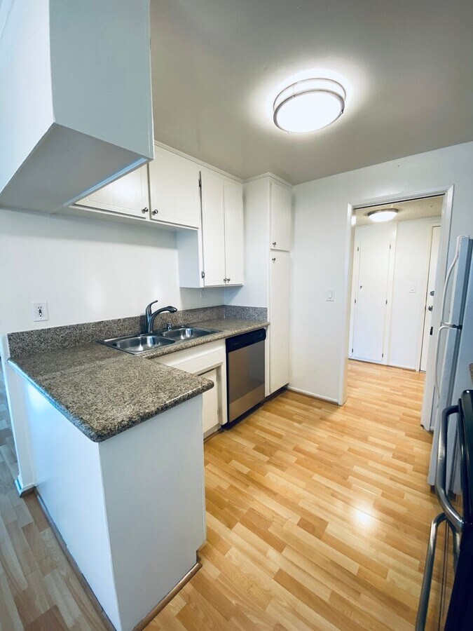 1641 Veteran Ave - 1641 Veteran Ave