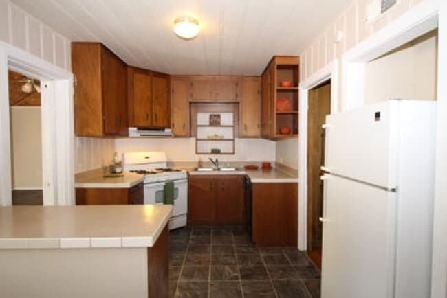 Photo - FOUR bedroom in Prime Location!