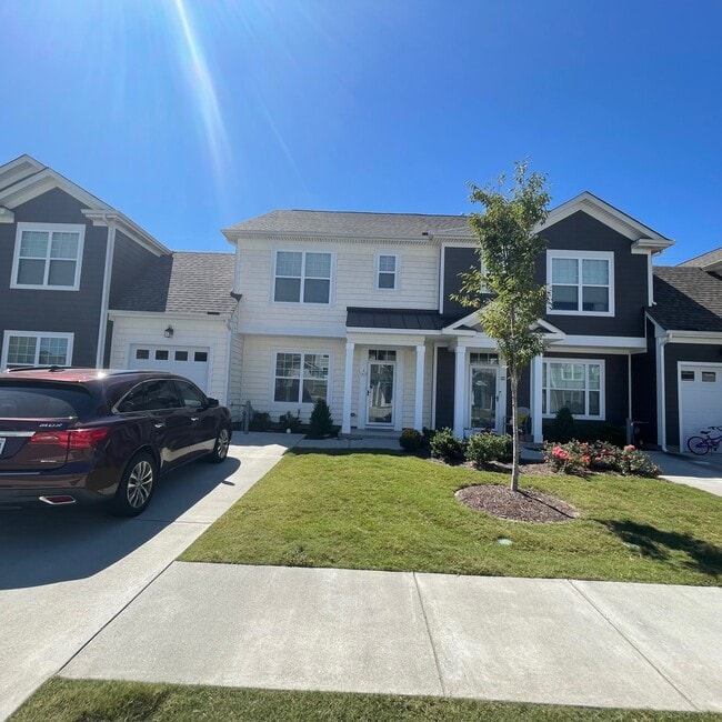Building Photo - 413 Heartfield Dr