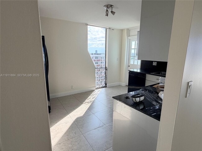 Photo - 3703 NE 166th St Unit 910