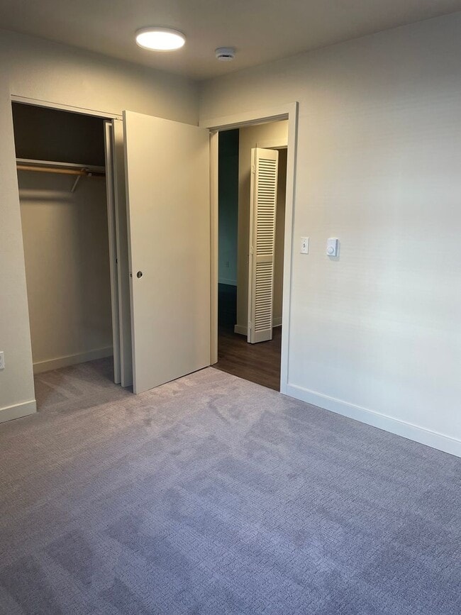 Photo - Orliss Apartment (Garden Court)