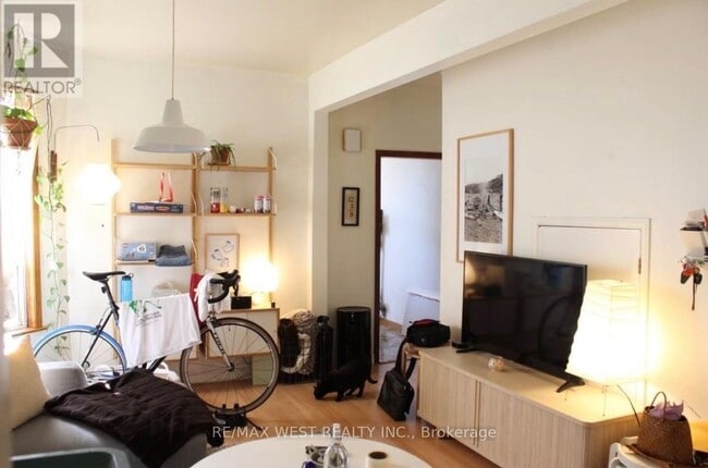 Photo - 404 Concord Ave