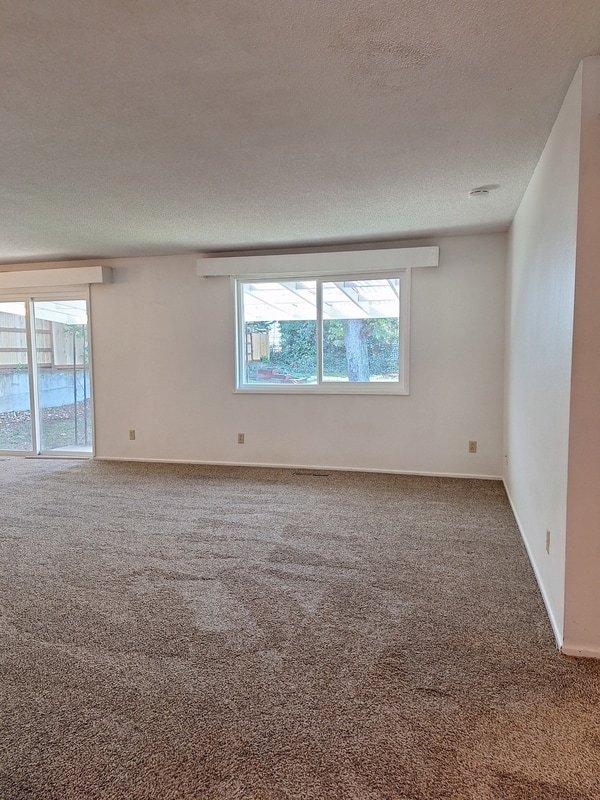 Photo - 725 Frances Ln