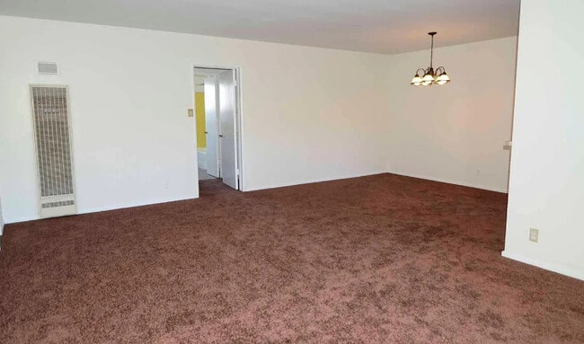 Building Photo - 3930 Roxanne Ave