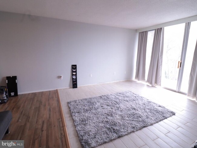 Photo - 2059 Huntington Ave Apartment Unit 702