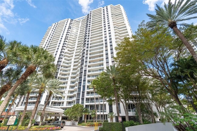 Building Photo - 21205 Yacht Club Dr Unit 805