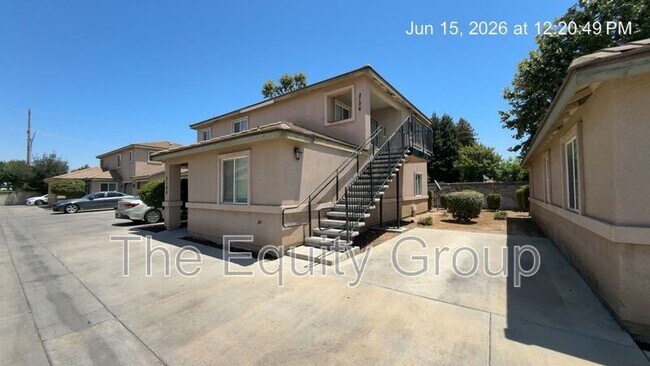 Building Photo - 2106 W Lark Ave