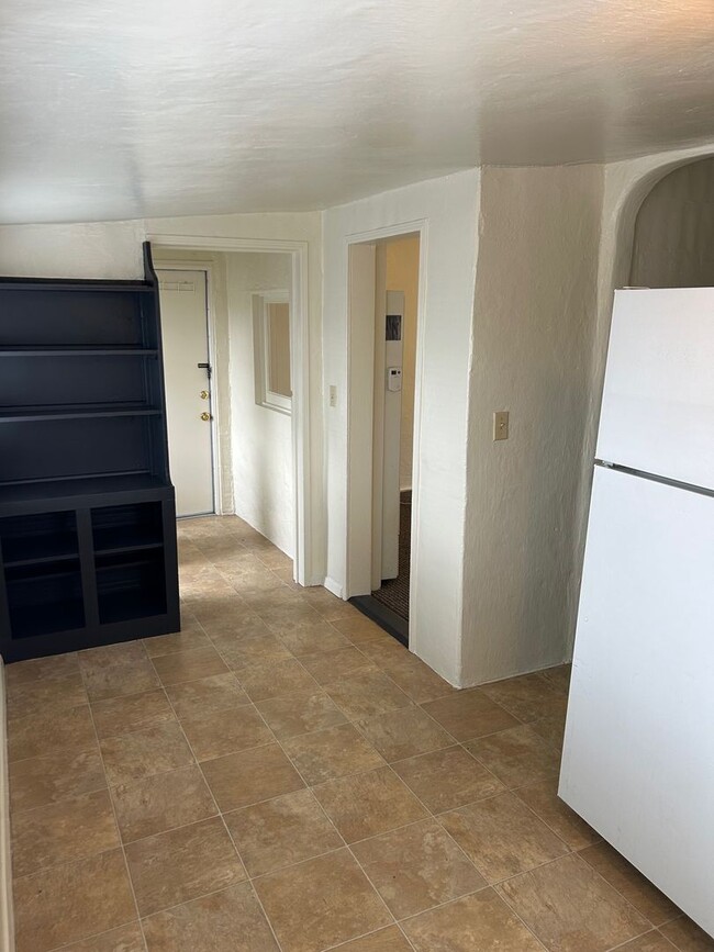 Photo - 410 Tulare Ave Unidad (M142) 410 Tulare- Front