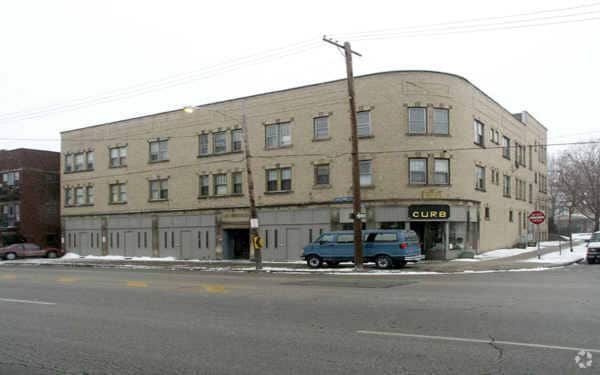 Photo - 15432 Lake Shore Blvd Apartments