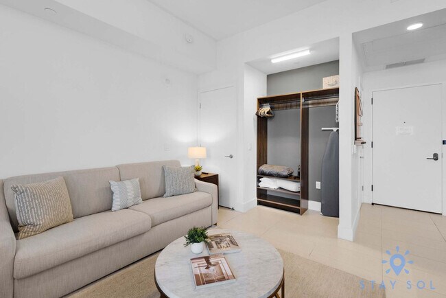 Photo - 601 NE 1st Ave Unidad ID1261200P