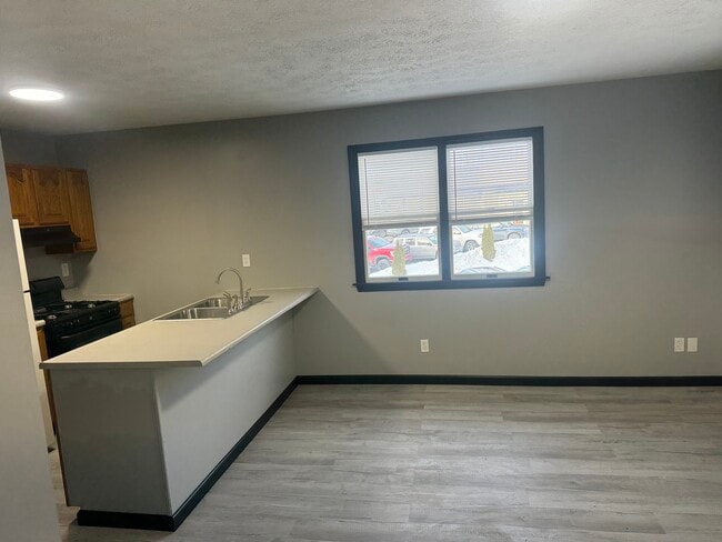 Photo - 50 Greenbrier Plz