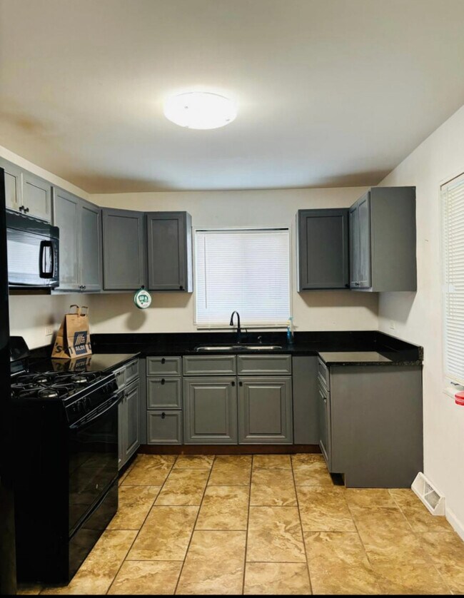 Photo - 2800 S 10th Ave