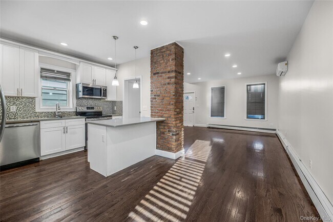 Photo - 1837 Wallace Ave