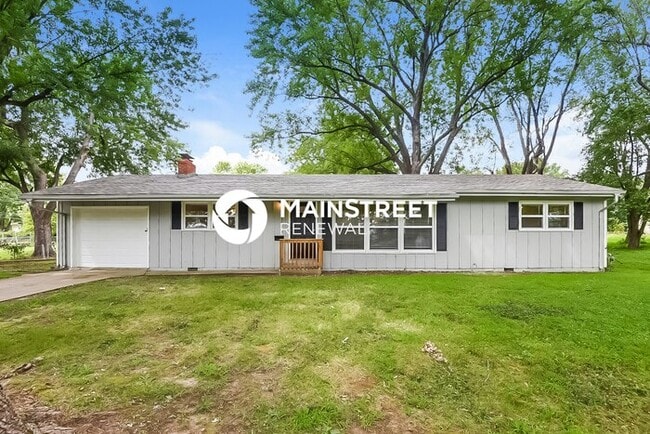 Building Photo - 3 Bedroom Pet-Friendly Home in Kansas City, MO with Main Street Renewal