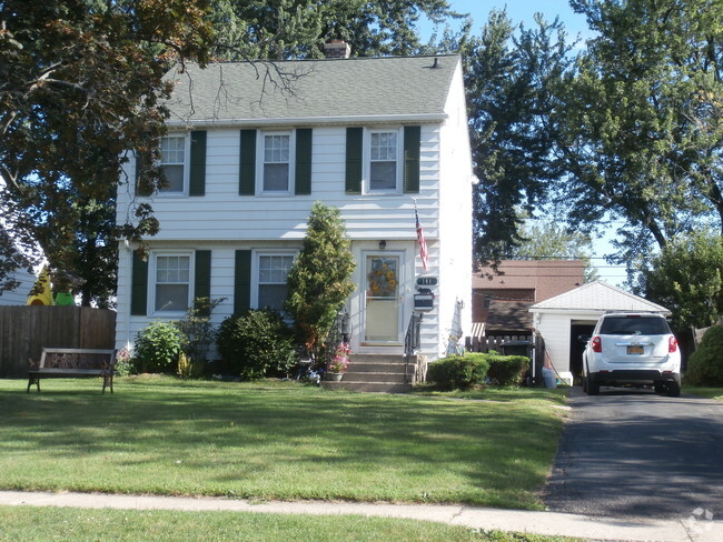 Building Photo - 141 Hampton Pkwy Rental