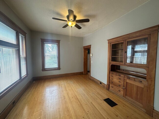 Photo - Beautifully Preserved 4 Bed | 2 Bath House in Saint Paul