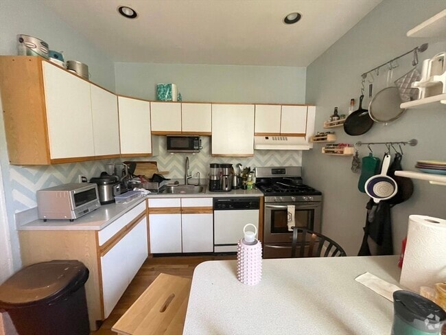 Building Photo - 47 Mason Terrace Unit 5 Rental