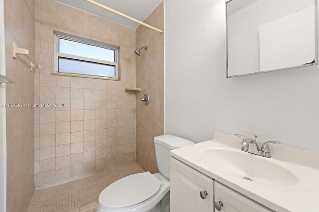 Building Photo - 1124 NW 2nd St Unit 4 Rental