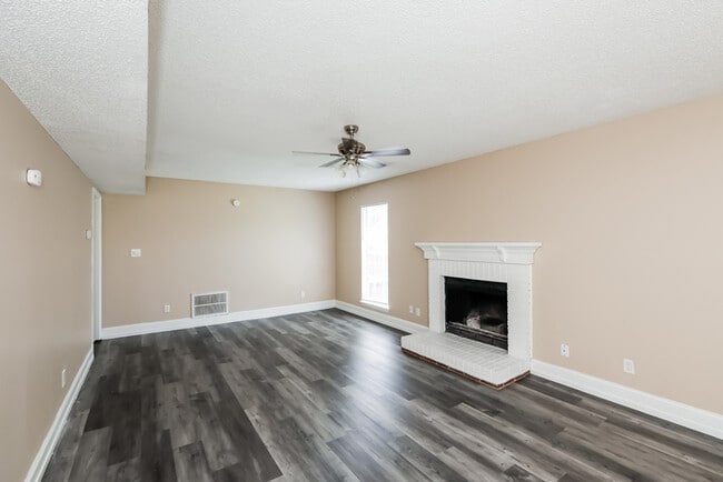 Photo - 13715 Dealtry Ln
