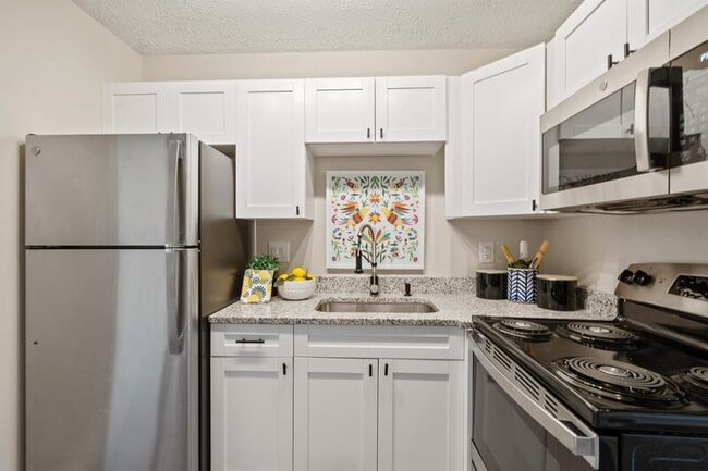 Photo - 2553 Bradford Ct Condo