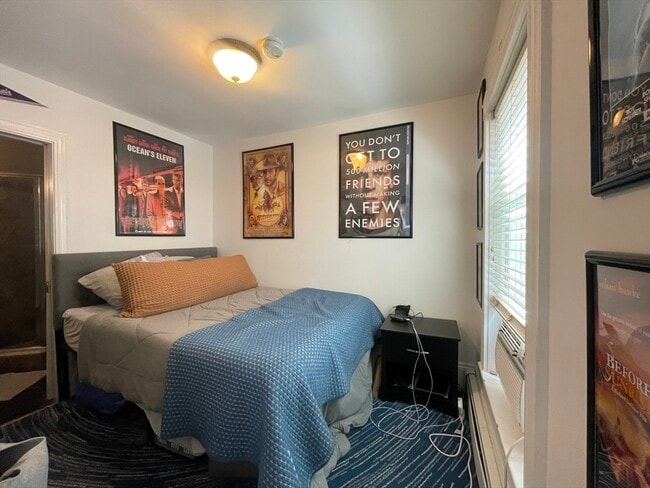 Photo - 218 Newbury St Unidad 4RR