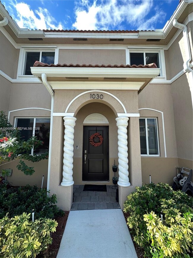 Building Photo - 1030 SE 23rd Terrace