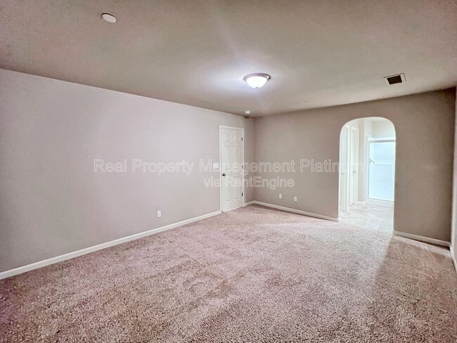Photo - 1535 Zenith Point