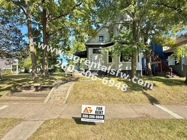 Building Photo - 2919 S Harrison St Unit 2919 S Harrison St Rental