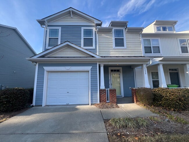 Charming 3BD, 2.5BA End Unit Raleigh Townh... - Charming 3BD, 2.5BA End Unit Raleigh Townh... Casa Adosada