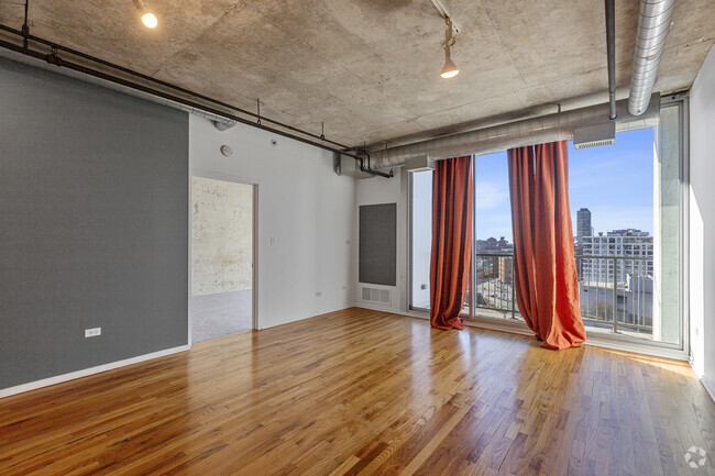 Building Photo - Large 1bd condo with private balcony & 1 g... Unit 1307