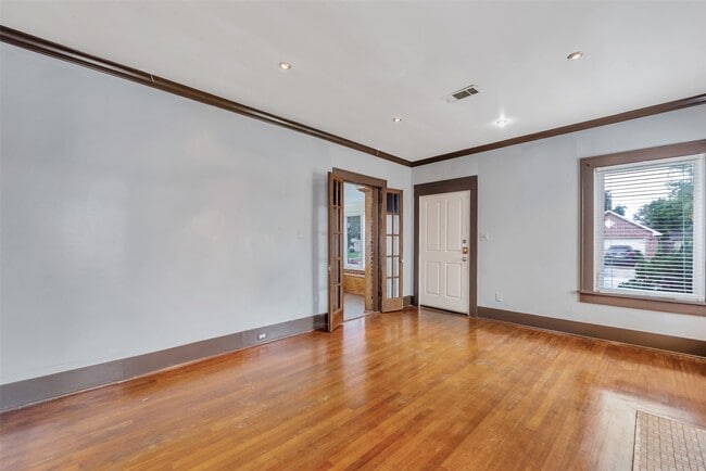 Photo - 2511 Barbee St